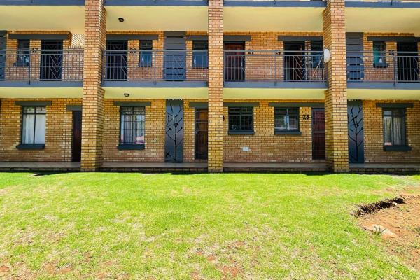 This charming 2-bedroom apartment, located in the sought-after Wonderpark Estate near Karenpark, offers a perfect blend of comfort and convenience. Both bedrooms are spacious and feature built-in wardrobes, ensuring ample storage ...