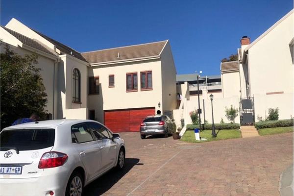 Located just off Winnie Mandela Drive/ William Nicole, this one bedroom cottage apartment is located in Harrowgate estate in Bryanston ...