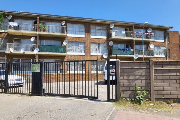 Late estate unit for sale (Urgent sale) 

Unit consist of 2 Bedrooms

bathroom 

lounge and kitchen 

Contact us today for ...