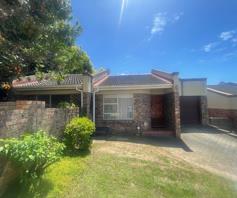 Townhouse for sale in Nahoon Valley