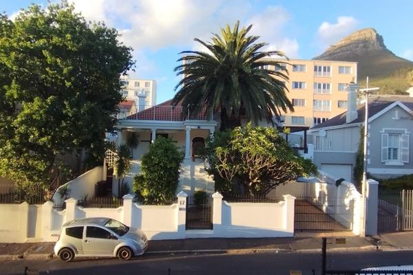 Feel the unique flair and energy of this endearing heritage homestead in Tamboerskloof
* ...