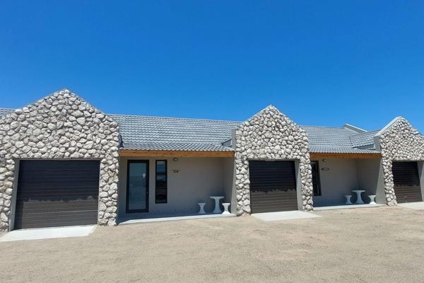 his charming and well-maintained bachelor apartment is situated in Long Acres, Langebaan, offering a perfect balance of comfort and ...