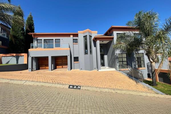 Exclusive Bassonia Estate
Prestigious - 24 hour guarding and patrolling estate

5 Bedroom, 4.5 Bathroom (3 are en-suite)
(1 bedroom ...