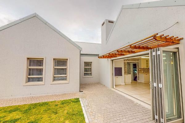 AN EXCLUSIVE OPPORTUNITY TO SECURE YOUR NEXT

View and secure promptly this fabulous 3 bedroom home in the ever popular Kraaibosch ...