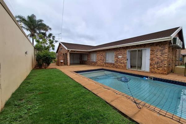 This home within close distance to Reddam School, Gateway shopping centre and medical facilities, is available immediately for ...