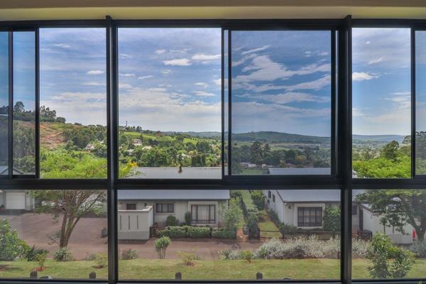 Welcome to this immaculately presented 2-bedroom apartment in the popular Protea Gardens Estate, Howick North  

The unit consists of ...