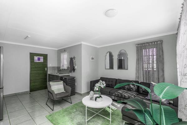 We have just what you need! 
This cozy 3 bedroom home is located in a new development in Alberton south.
Sky city is conveniently ...