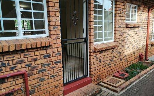 2 Bedroom Townhouse to rent in Zwartkop