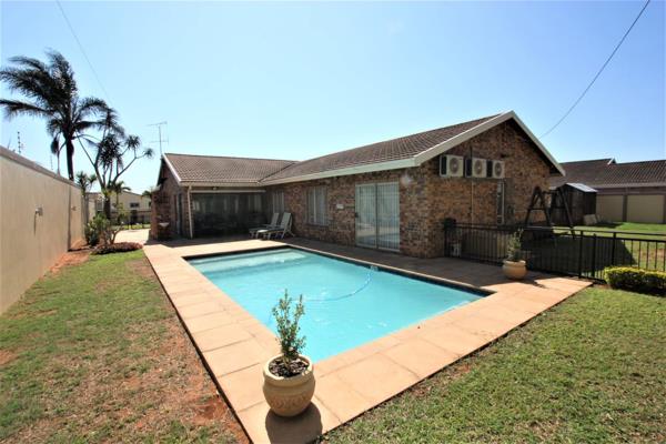 Hendra Estates presents this immaculate 3 bedroom house to rent in a safe and secure neighborhood in Umhlanga.

This fully secured ...