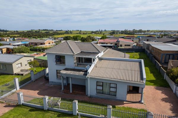 Spacious 5-bedroom house in the heart of Pacaltsdorp is a versatile property brimming ...