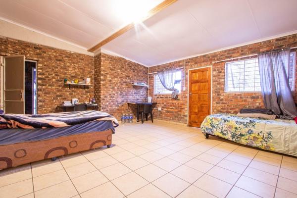 Looking for affordable, safe, and comfortable student accommodation? Our NSFAS-accredited communal house is the perfect place for you! ...