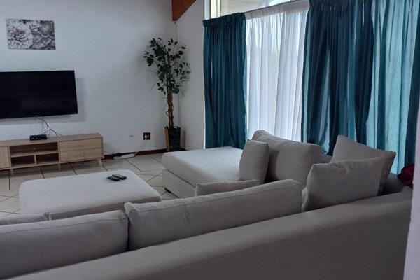 Spacious Fully Furnished Student house which is walking distance to Second Avenue ...