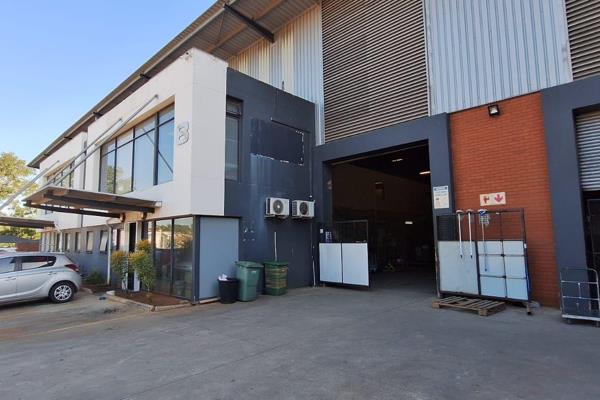 This well positioned 904m2 warehouse in Riverhorse valley has super link access, 24 hour security, great height, good open plan office ...