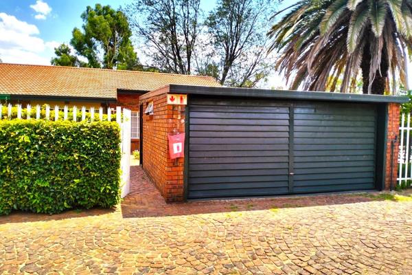 This lovely tiled roof facebrick townhouse is situated within a boomed off security estate in a well maintained complex. This is the ...