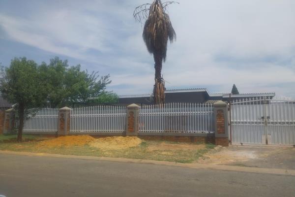 Here&#39;s the updated advert:

Majestic 5 Bedroom House for Rent in Leondale, Germiston

Location
Situated in the heart of ...