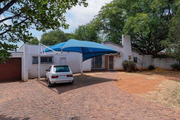 4-Bedroom Home in Klopperpark, Germiston

1. 991sqm large stand with beautiful yard
2. ...