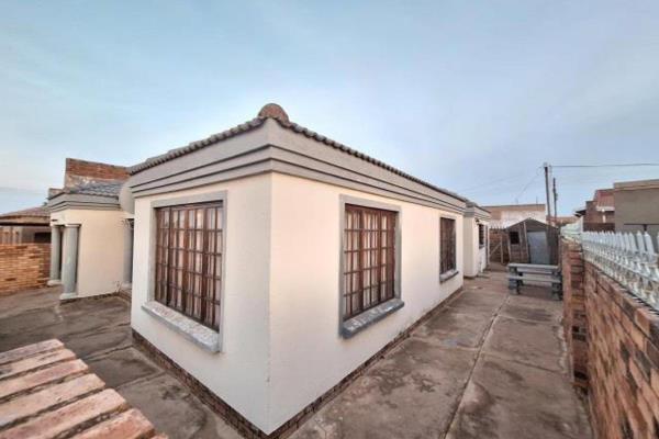 This charming 3-bedroom, 1-bathroom home is situated in the popular and family-friendly area of Soshanguve Block G. Ideal for ...