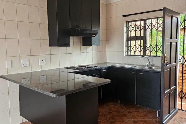 2 Bedroom Townhouse to Rent in Kyalami Hills

This beautifully styled 2-bedroom, 2-bathroom apartment is now available for immediate ...