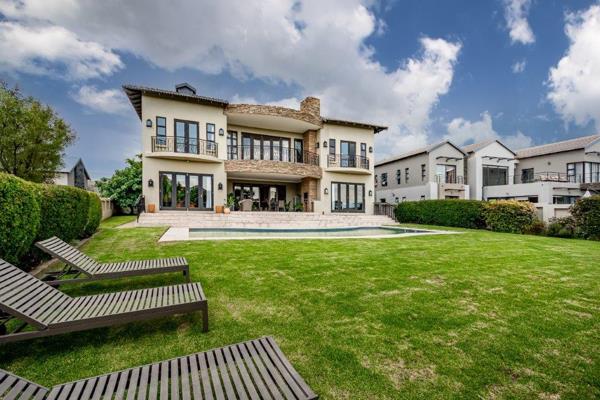 Nestled within the prestigious Copperleaf Golf Estate on a generous 1535m&#178; double stand, this exquisite 4-bedroom, 4-bathroom home ...