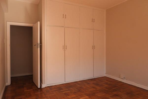 2 rooms still available for rent, in spacious 3-bedroom apartment in sought-after area of rosebank with neat clean finishes!

2 rooms ...