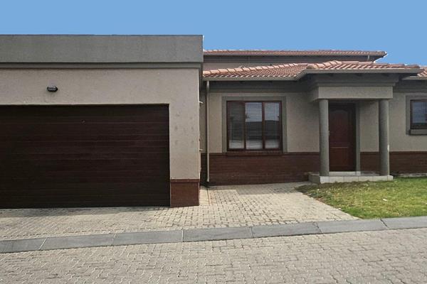 Stunning 4 Bedroom Townhouse to rent in Noordwyk, Midrand.
The property is situated in ...