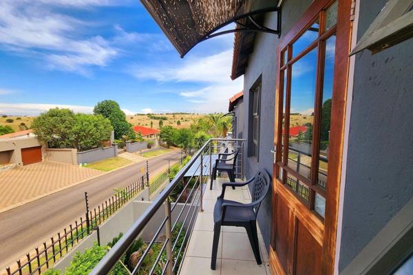 Welcome to this stunning 3-bedroom townhouse withNO LOADSHEDDINGfor rent, new to the market, located in the heart of Highveld, Gauteng ...