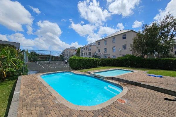 Avondale Gardens is one of the most sought after complexes in Plumstead/Diep River. The stunning family friendly complex offers a communal swimming pool and tennis courts. Safety is a priority with 24 hr security guards.

Located ...