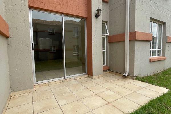 Welcome to this beautiful and well maintained 2 Bedroom ,1 bathroom , ground floor unit located in the south of Johannesburg in Ormonde ...