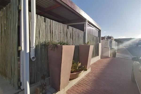 Property Features:
Downstairs:
Kitchen
Open Plan Living/Dining Area: Spacious.
Guest ...