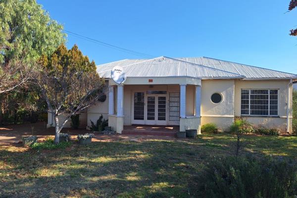 This lovely Gem is situated in the Main street, Ideal for a business or Family Home, renovators can restore this home into a lovely ...