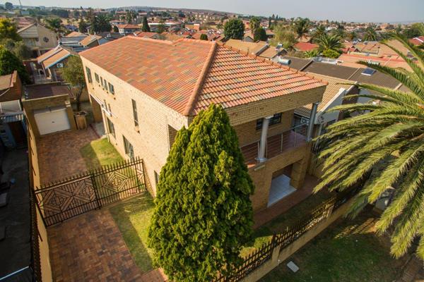 Set In A Sought After Part Of Lenasia South Close To Private And Communal Schools, Doctors, Private Clinic And The Hospital, Shopping ...