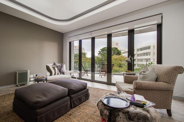 The penthouse has bright open plan receptions opening onto a lovely balcony for entertainment and sundowners. The two well appointed en ...