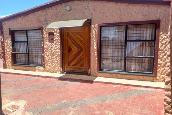 New to the market, house for sale in Thabong
3 Bedrooms, Kitchen, 
Bathroom (bath, basin &amp; Toilet) and Lounge, 
Discover a cozy ...