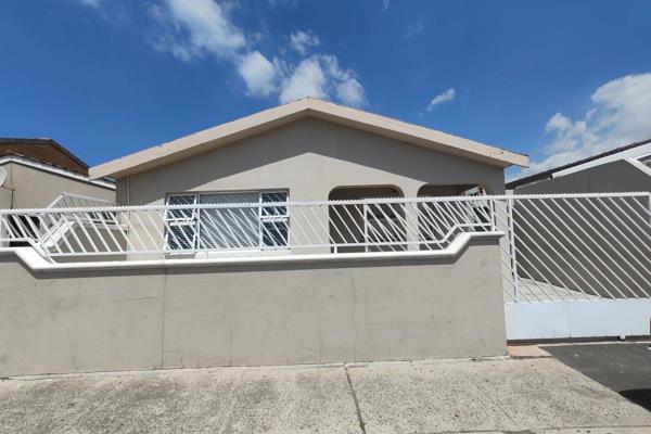 This modern home offers two bedrooms (no built in cupboards), family bathroom that has a shower, basin and toilet), Open plan lounge ...