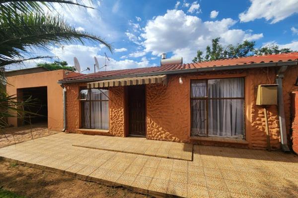 This modest 2-bedroom property in Rust-Ter-Vaal offers a practical and budget-friendly housing option, ideal for a small family or ...