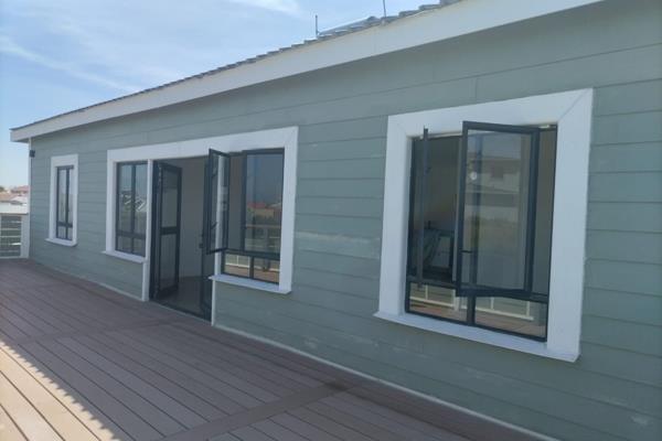 EXCLUSIVE SOLE MANDATE
This property is located in a quiet area in Perlemoenbaai and is ...