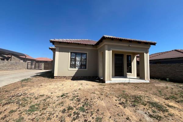 This property is located in a quiet area in CE3 Vanderbijlpark. Property features 3 bedrooms, open plan kitchen and lounge, 2 ...