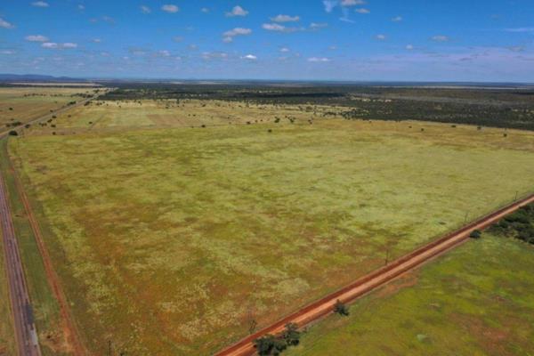 Welcome to your sprawling farm retreat, spanning an impressive 294 hectares of pristine land in the heart of nature. Located just 50 ...