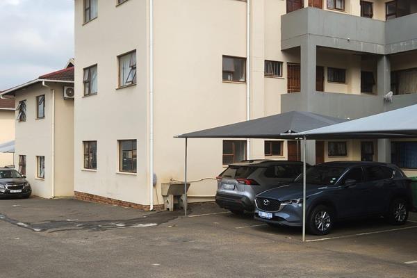 One of the best complex in town located in a good location with variety amenities 
1 bedroom flat with bathroom 
Fitted kitchen 
One ...