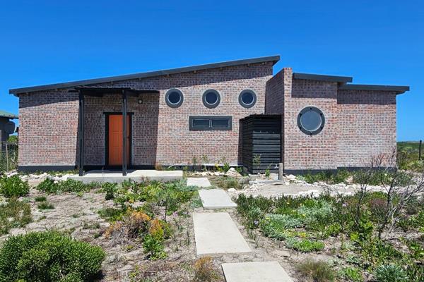 The beach house with a difference. The perfect blend of urban edginess, contemporary styling and immaculate finishes, softened by ...