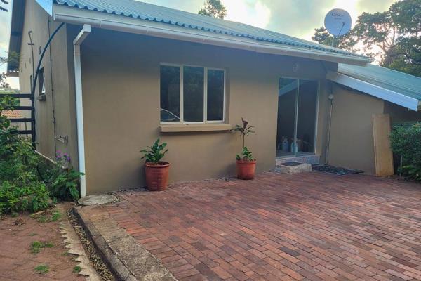 This lovely 2-bedroom garden cottage, available for rent in Umkomaas on a shared property, offers a comfortable and convenient living ...