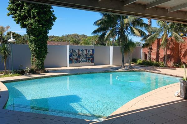 This beautiful family home is less than a kilometer to the Boardwalk Shopping Centre and less than 1.5km to the beach. Beachwood ...