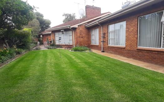 4 Bedroom House for sale in Nigel Ext 2