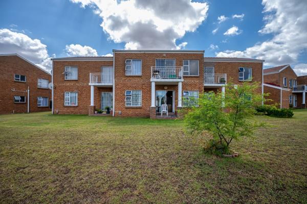 ****Exclusive Mandate**** 
  
Welcome to this charming 2-bedroom ground-floor apartment, perfect for individuals, couples, or small ...