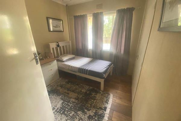 •	Location: Randpark Ridge 3 Bedroom house. 
•	Rooms and Spaces:
o	3 Bedrooms
o	2 Bathrooms
o	1 Study
o	1 Guest Toilet and ...