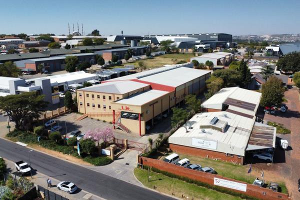 This 3,283m2 industrial property in Halfway House, Midrand, offers a comprehensive ...