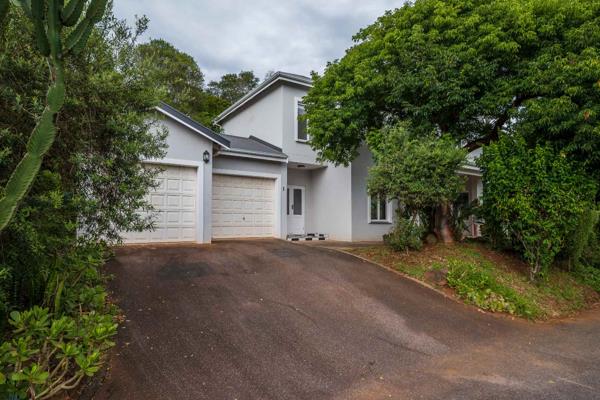 Recently renovated family home in the stunning and sought after Silver Oaks Estate. This light, bright and modern family home ...