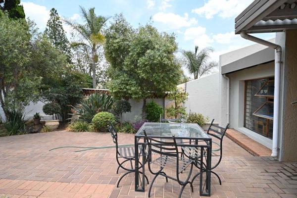 This impeccably designed 24-hour security home features 3 spacious bedrooms and 3 bathrooms, situated in the heart of Lonehill. The ...