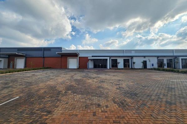 This newly developed industrial facility in Glen Marais offers 1,524m2 of versatile ...