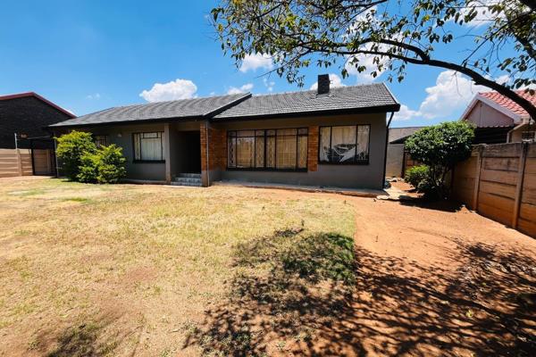 Stunning 3 Bedroom House for Rent in Kempton Park

Discover a beautiful 3 bedroom house for rent in the heart of Kempton Park. This ...